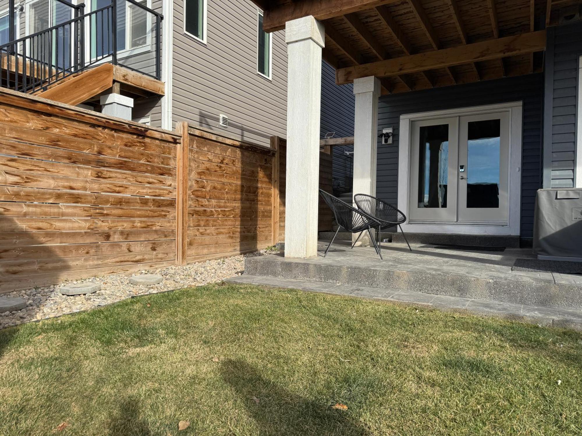 1br With Patio, Full Kitchen & Free Parking