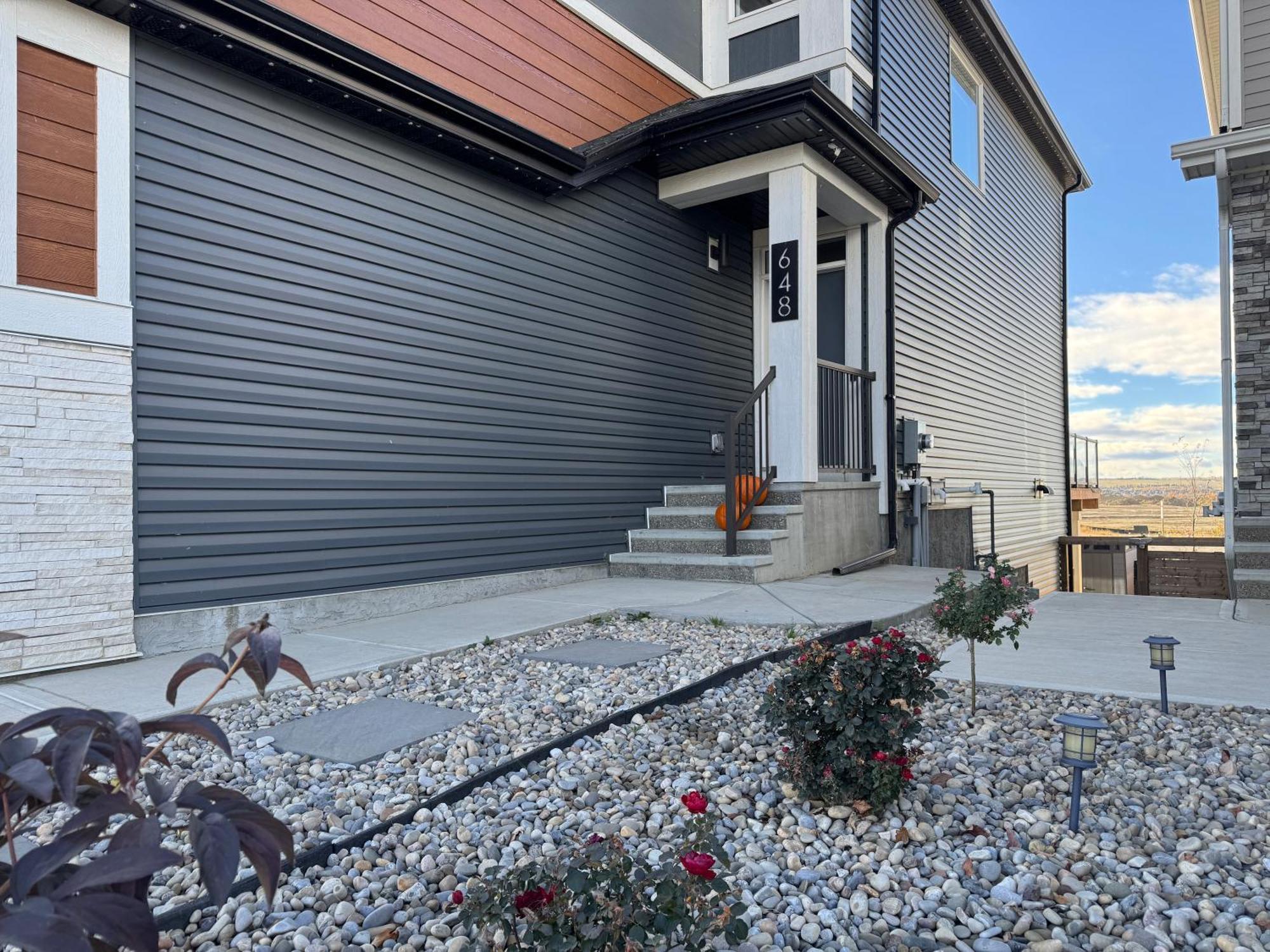 1br With Patio, Full Kitchen & Free Parking Calgary