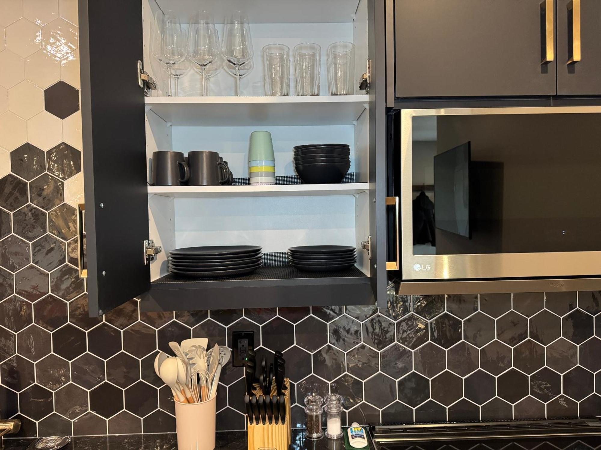 Apartment 1br With Patio, Full Kitchen & Free Parking