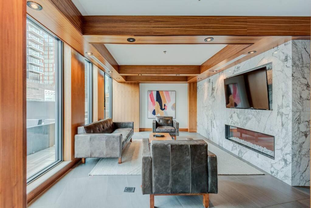 Downtown Tower View Apartment Calgary