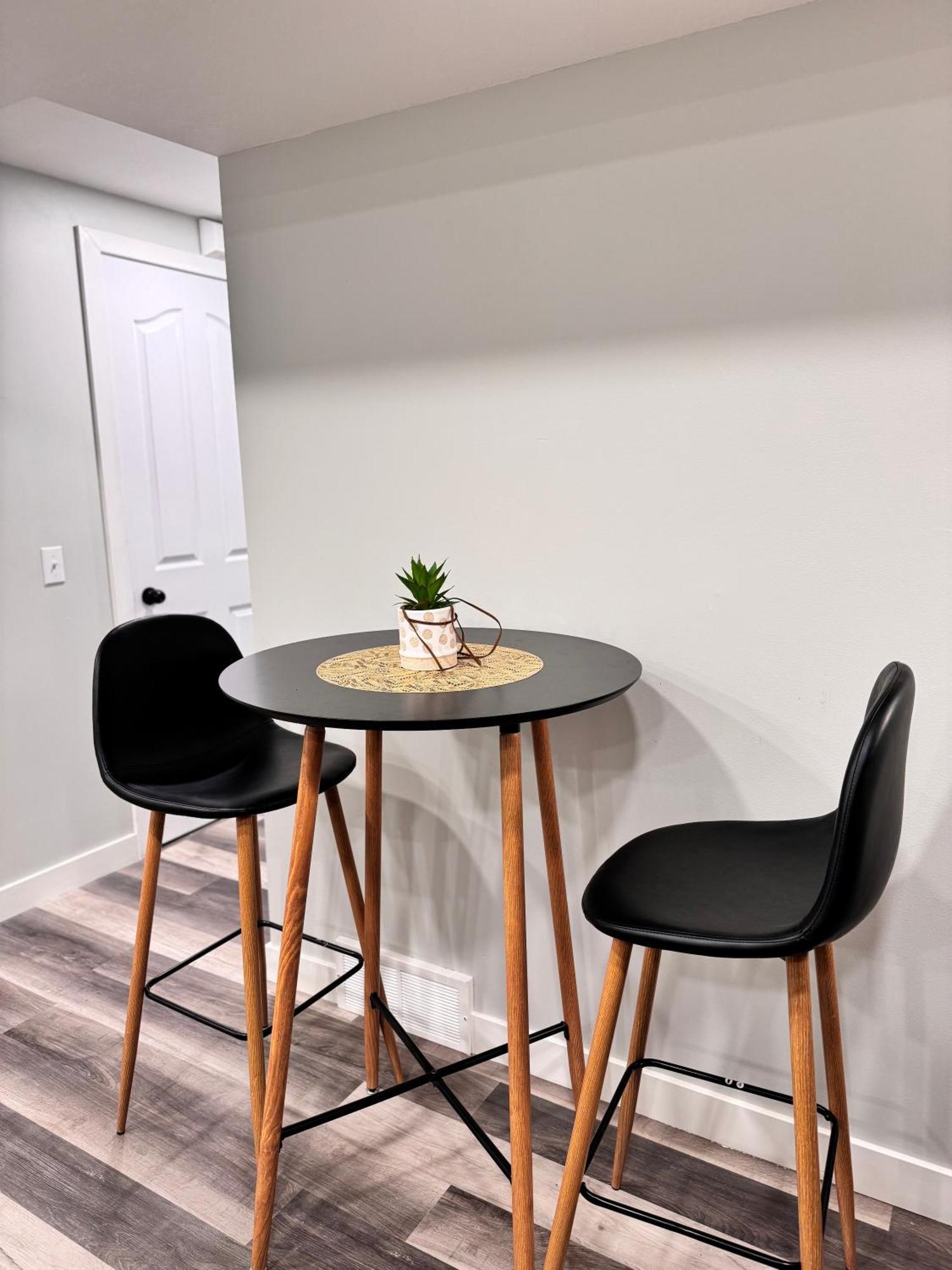 Apartment Modern 2 Bedroom *