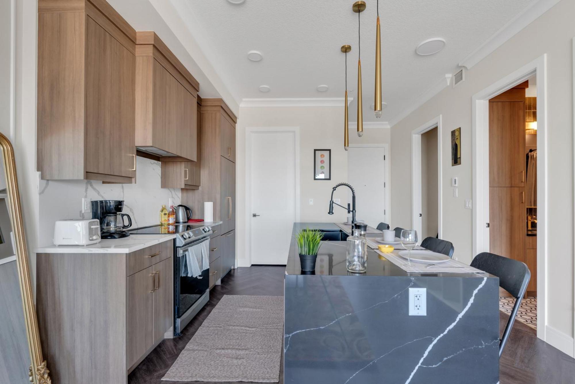 Stylish In Currie Barracks Apartment Calgary