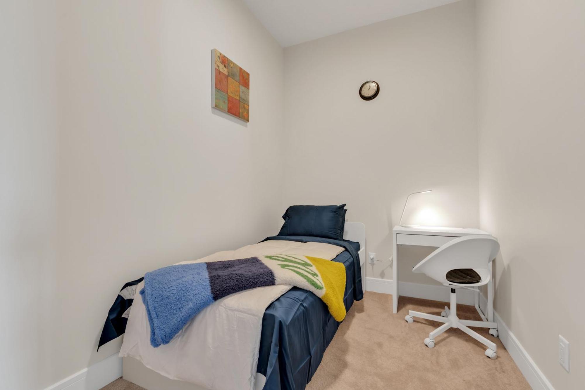 Apartment Stylish In Currie Barracks Calgary