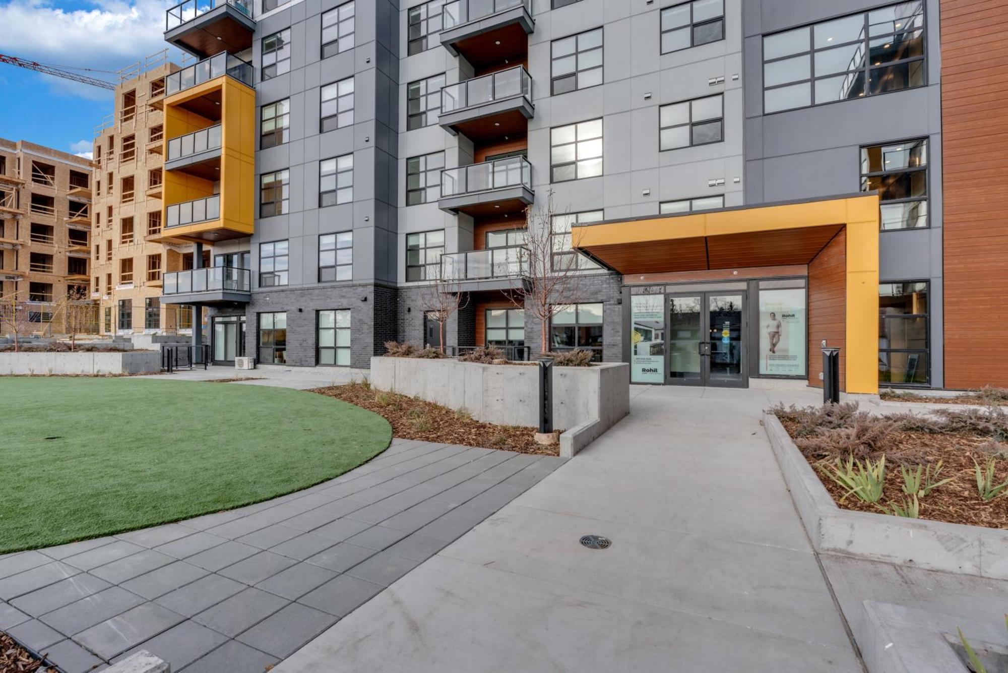 Stylish In Currie Barracks * Calgary