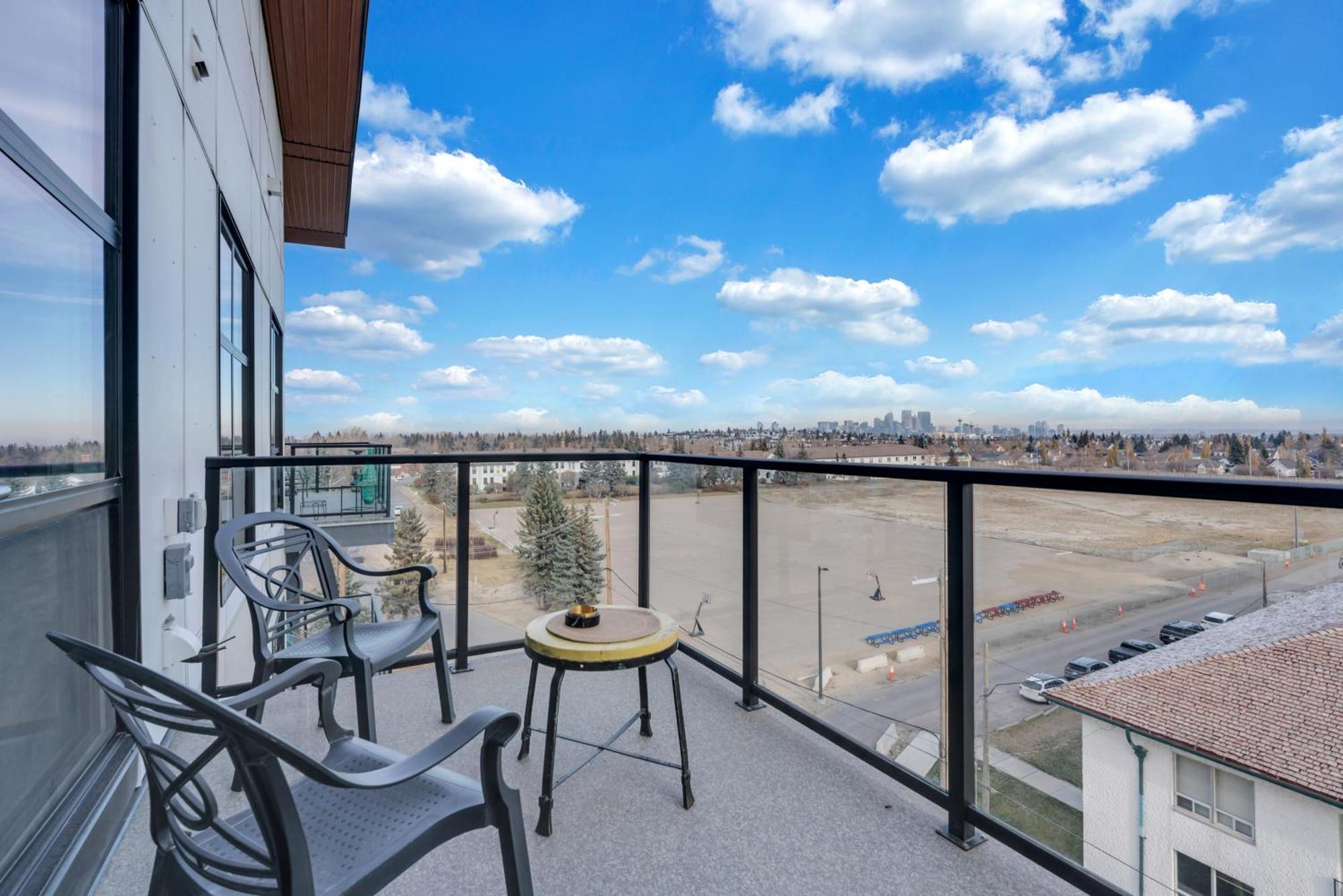 Stylish In Currie Barracks Apartment