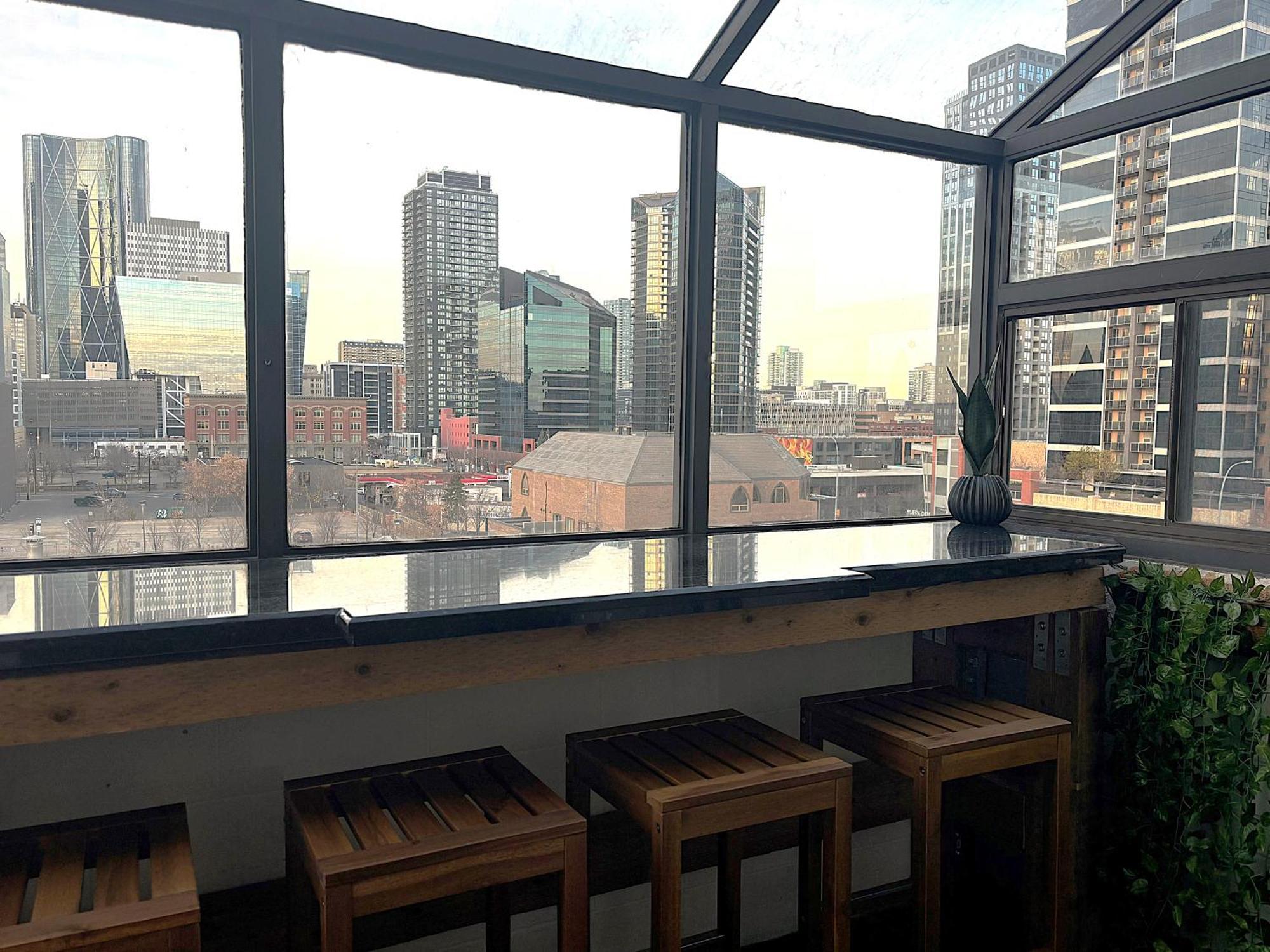 Corner 2br, Stampede & Dt Views By Doorbed Apartment Calgary