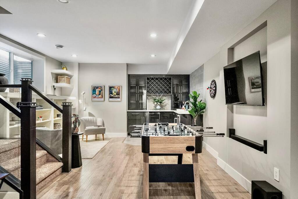 Holiday home Luxury Cityscape Retreat With Hot Tub *