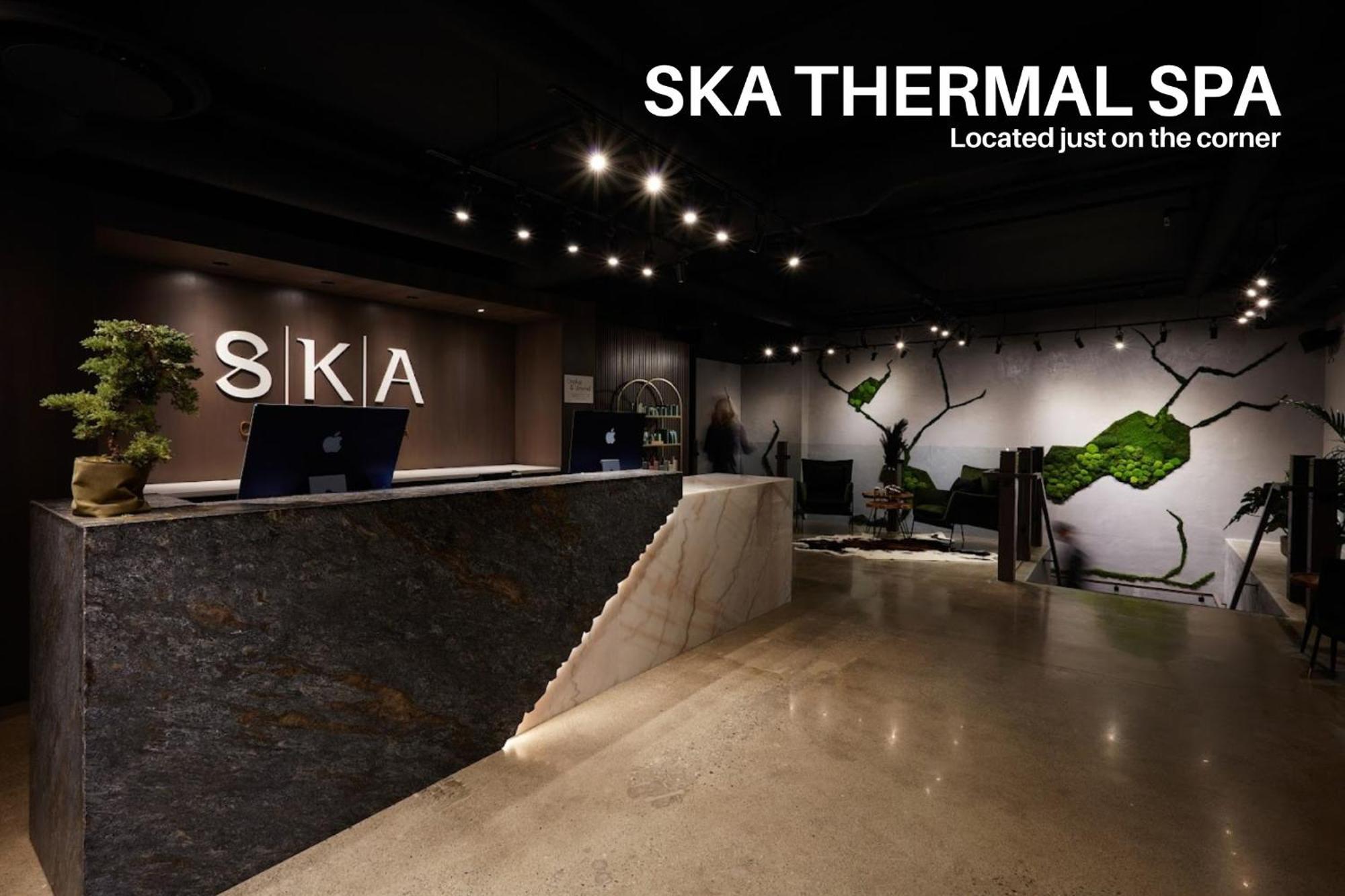 Luxury Downtown Sunset Getaway: Urban Oasis With Kitchen & Gym Calgary