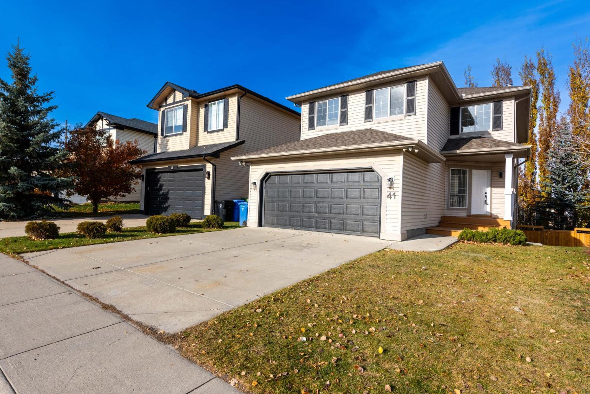 Apartment Valleyhut - Private 2 Bedrooms 1 Bathroom Walkout Basement Apartment *