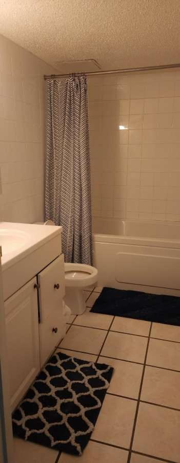 Chic Furnished With Modern Amenities On 12 Avenue Sw For Prime Apartment