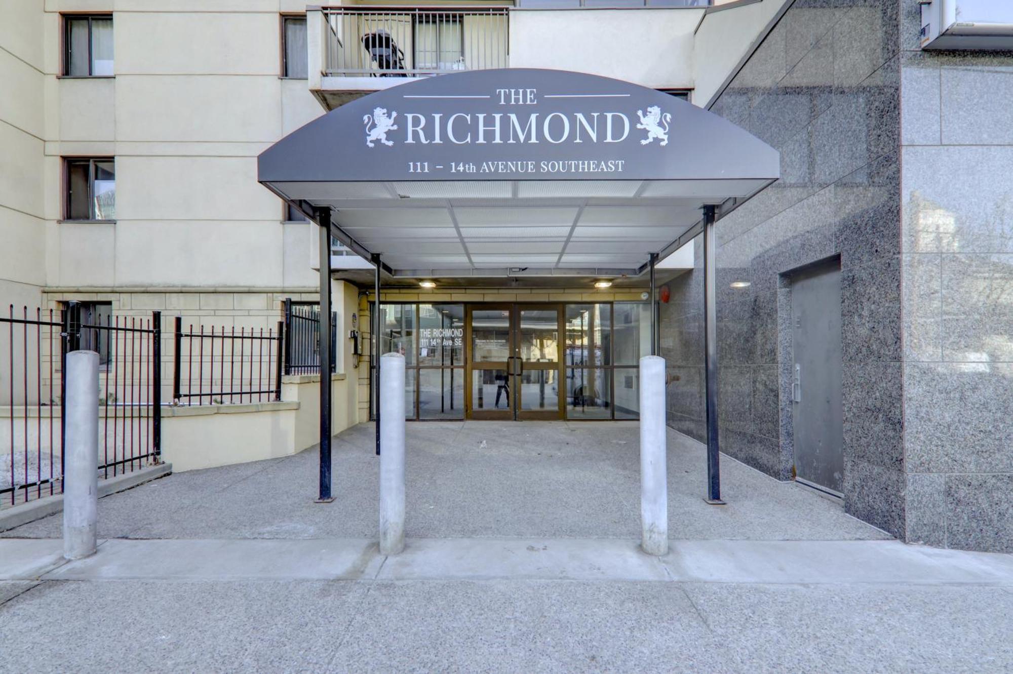 Apartment Large Floor 2br, Stampede & Parking By Doorbed