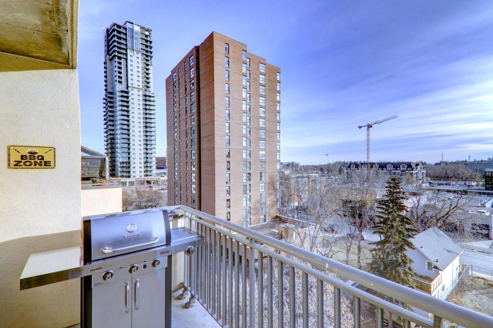 Large Floor 2br, Stampede & Parking By Doorbed * Calgary