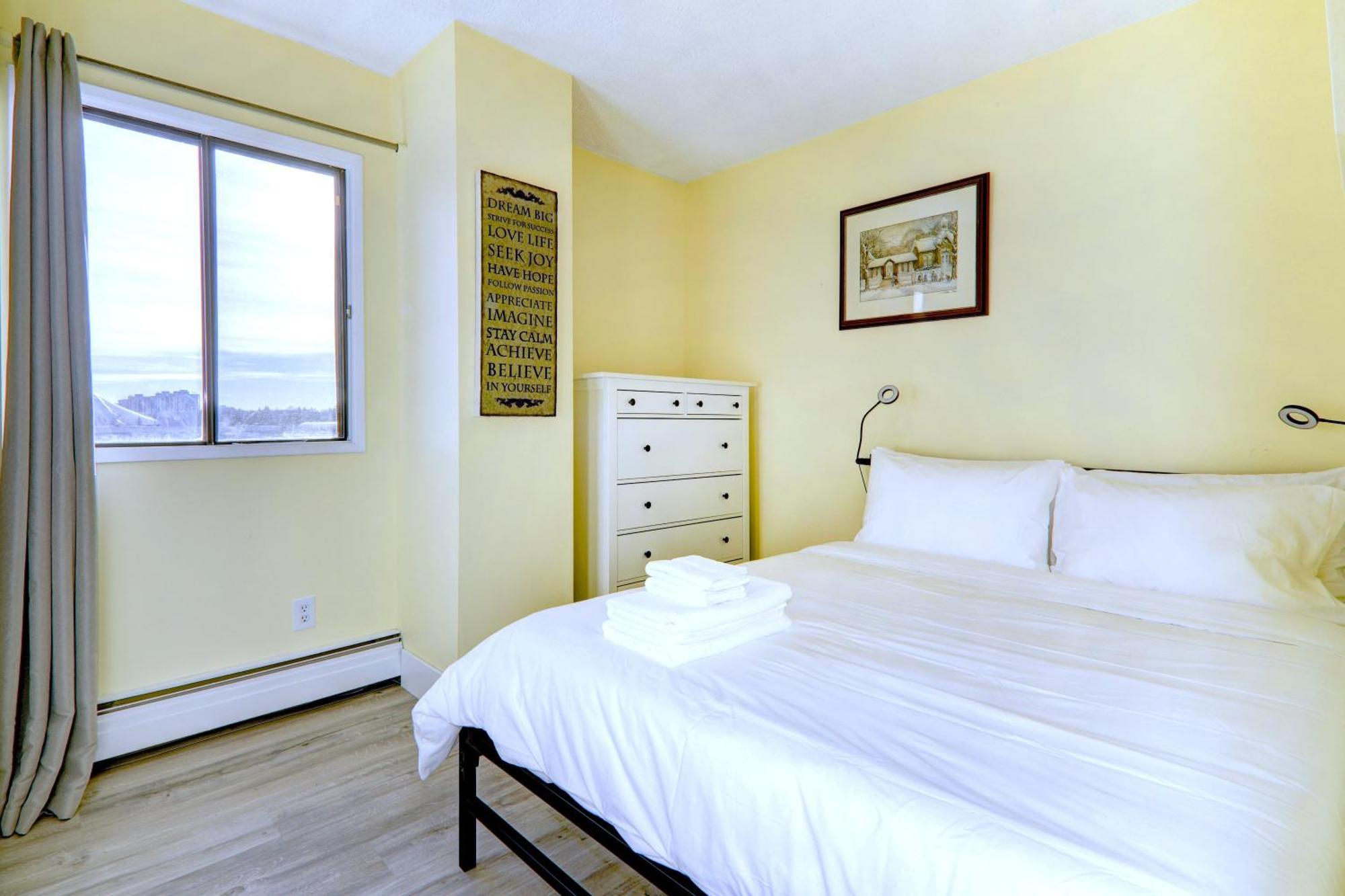 Apartment Large Floor 2br, Stampede & Parking By Doorbed