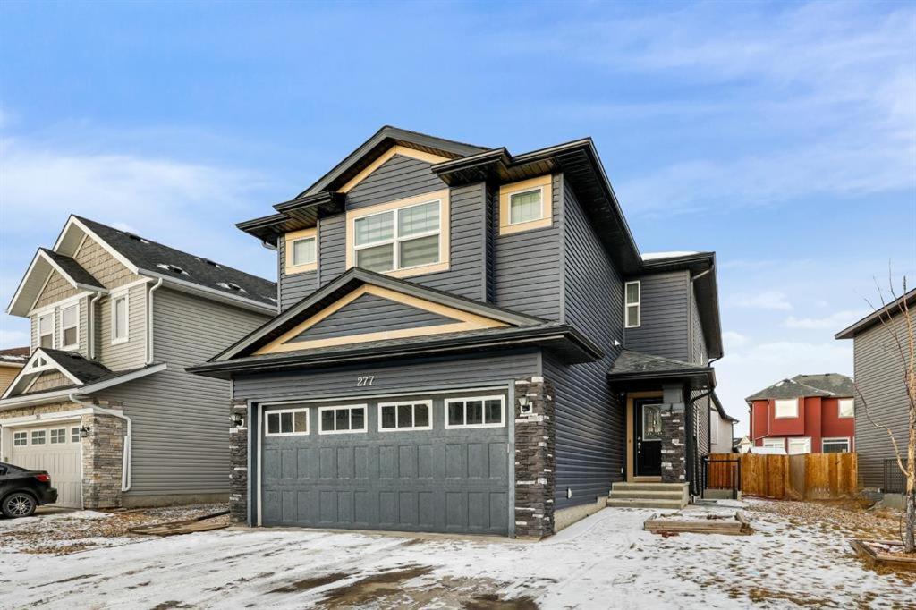 Holiday home New! Large Family 4br W Kid's Play Den, Yard - Free Banff Pass, Bbq, Netflix, Parking & Wine!