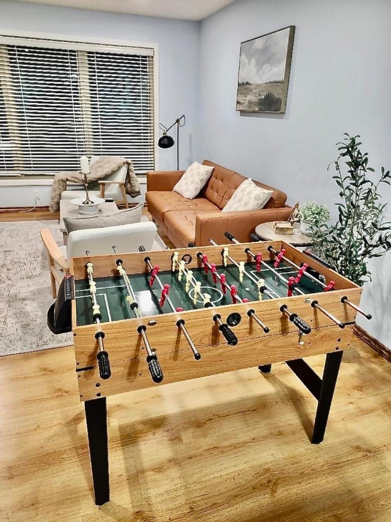 Silver Springs Family Retreat Apartment Calgary