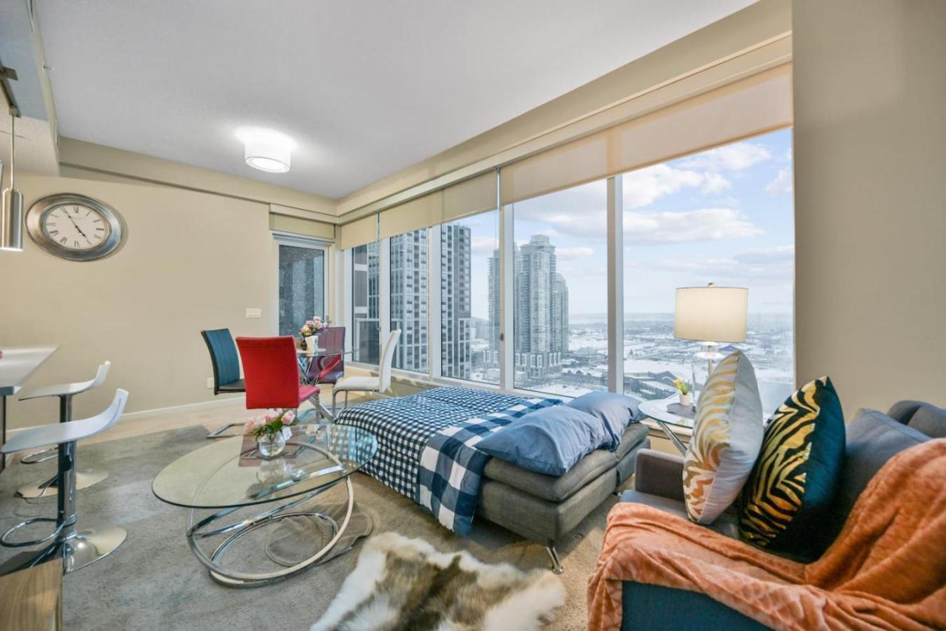 Apartment The Urban Peak On The 19th Floor Of The Alura *