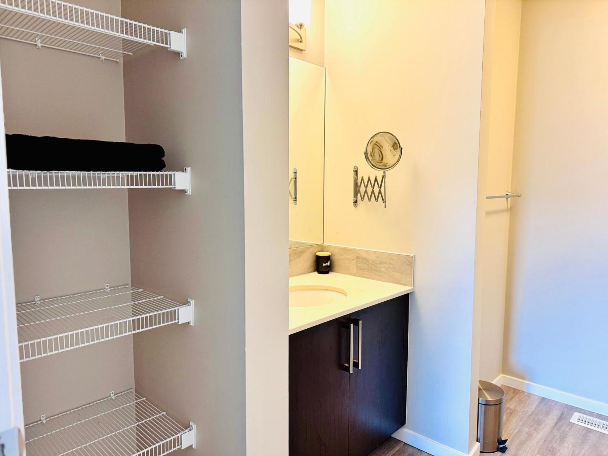 Sunlit Haven Homestay Calgary