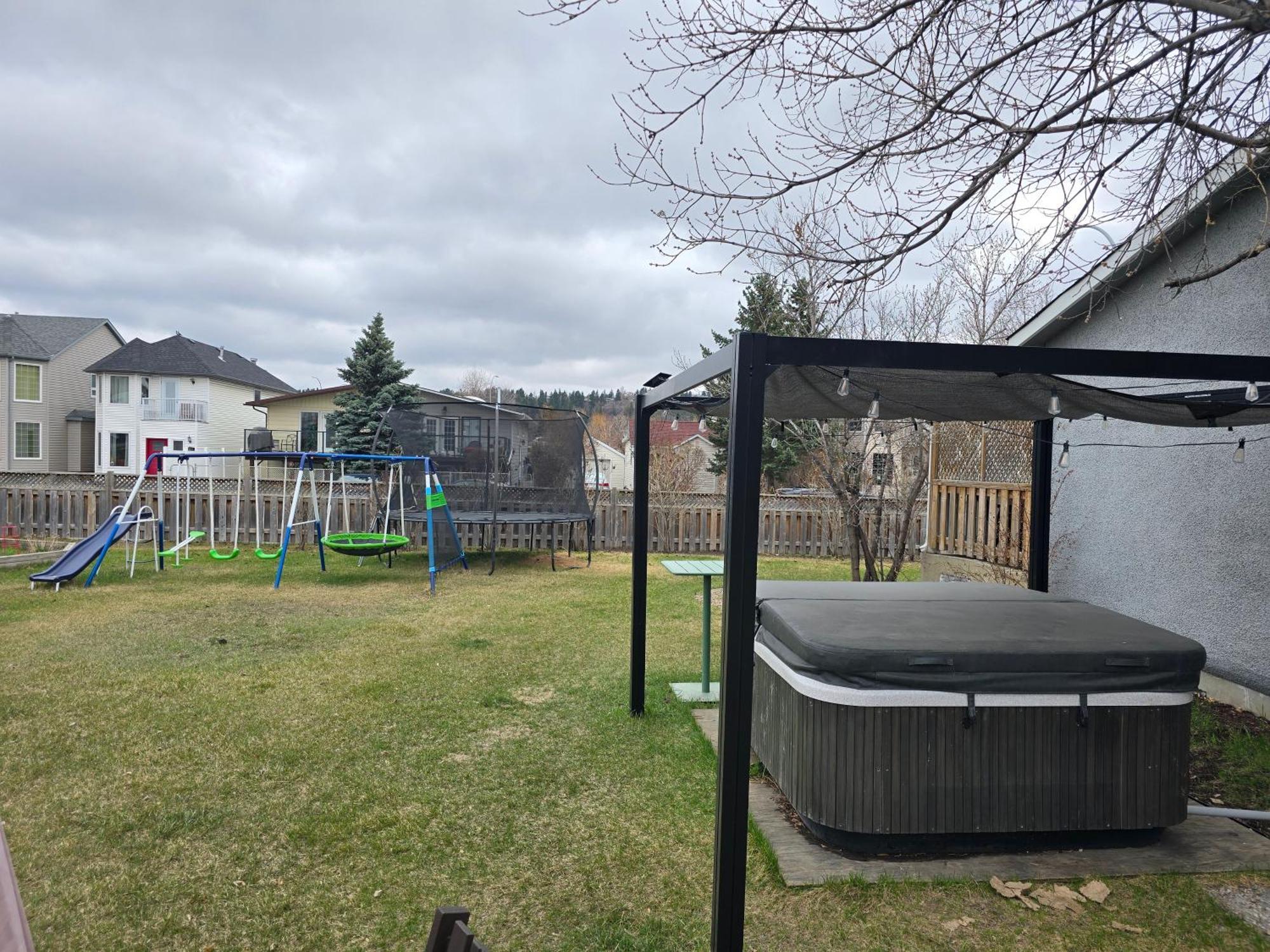 Family Playhouse Holiday home Calgary