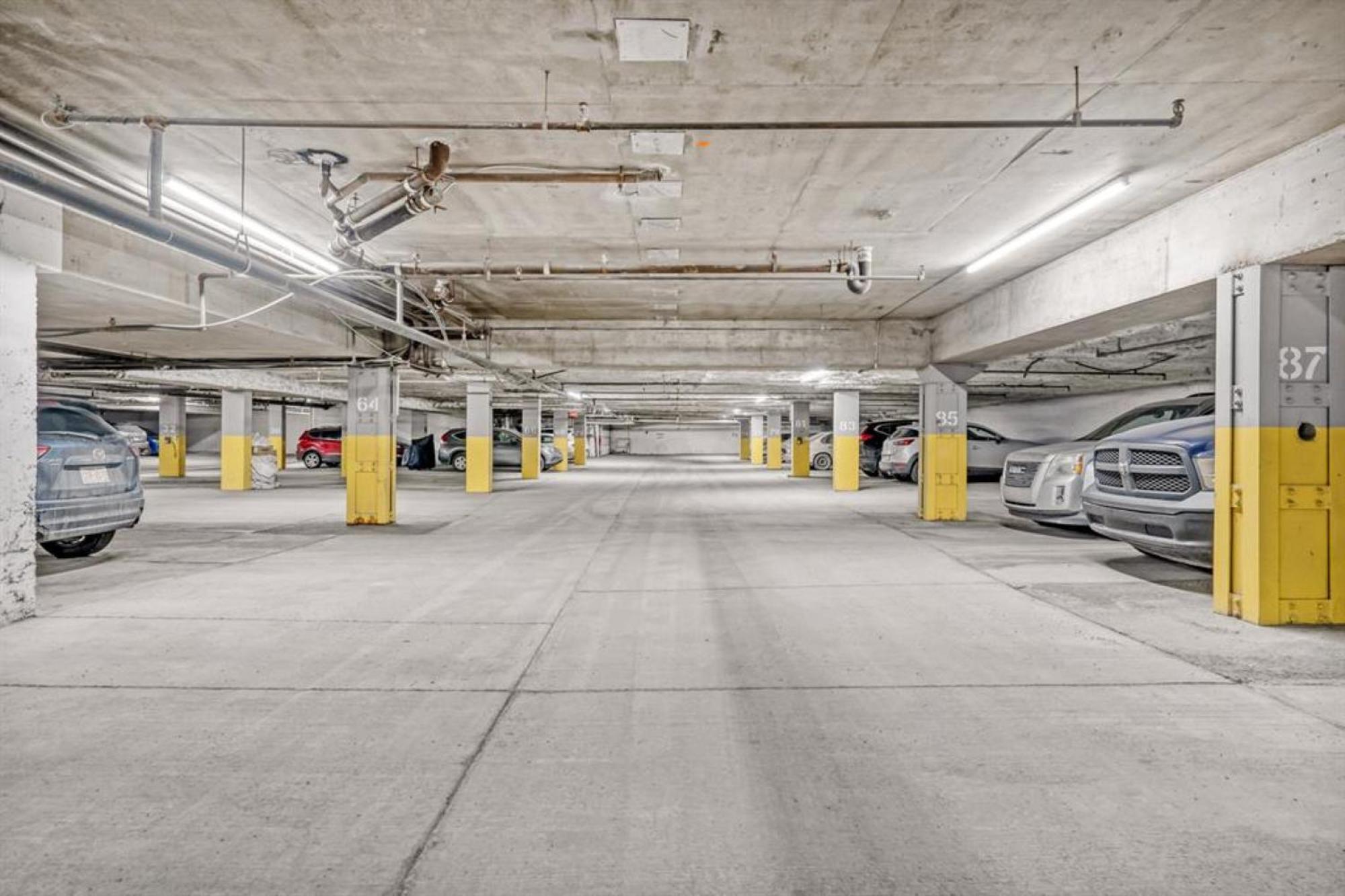 Stylish Dt Views At Stampede W Free Parking And Ac Apartment *