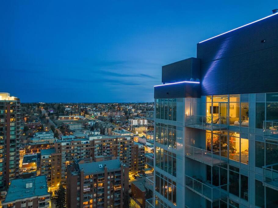 Apartment Just Steps From Stampede Park, Luxury Living *