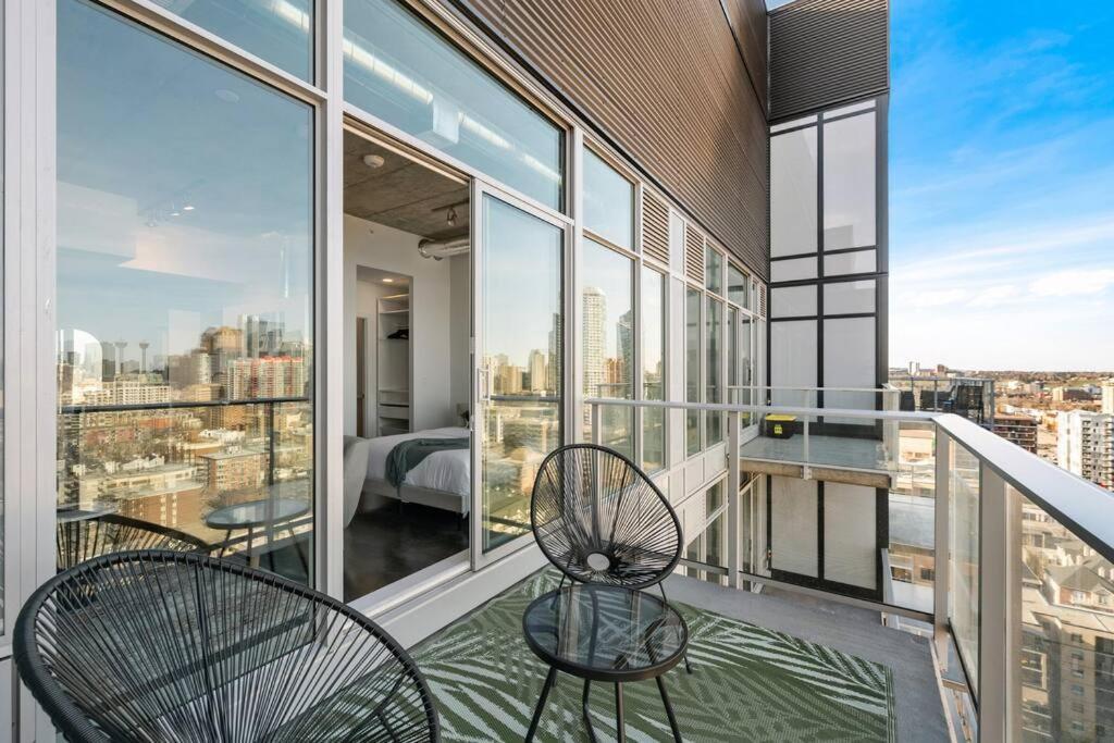 Just Steps From Stampede Park, Luxury Living Apartment Calgary