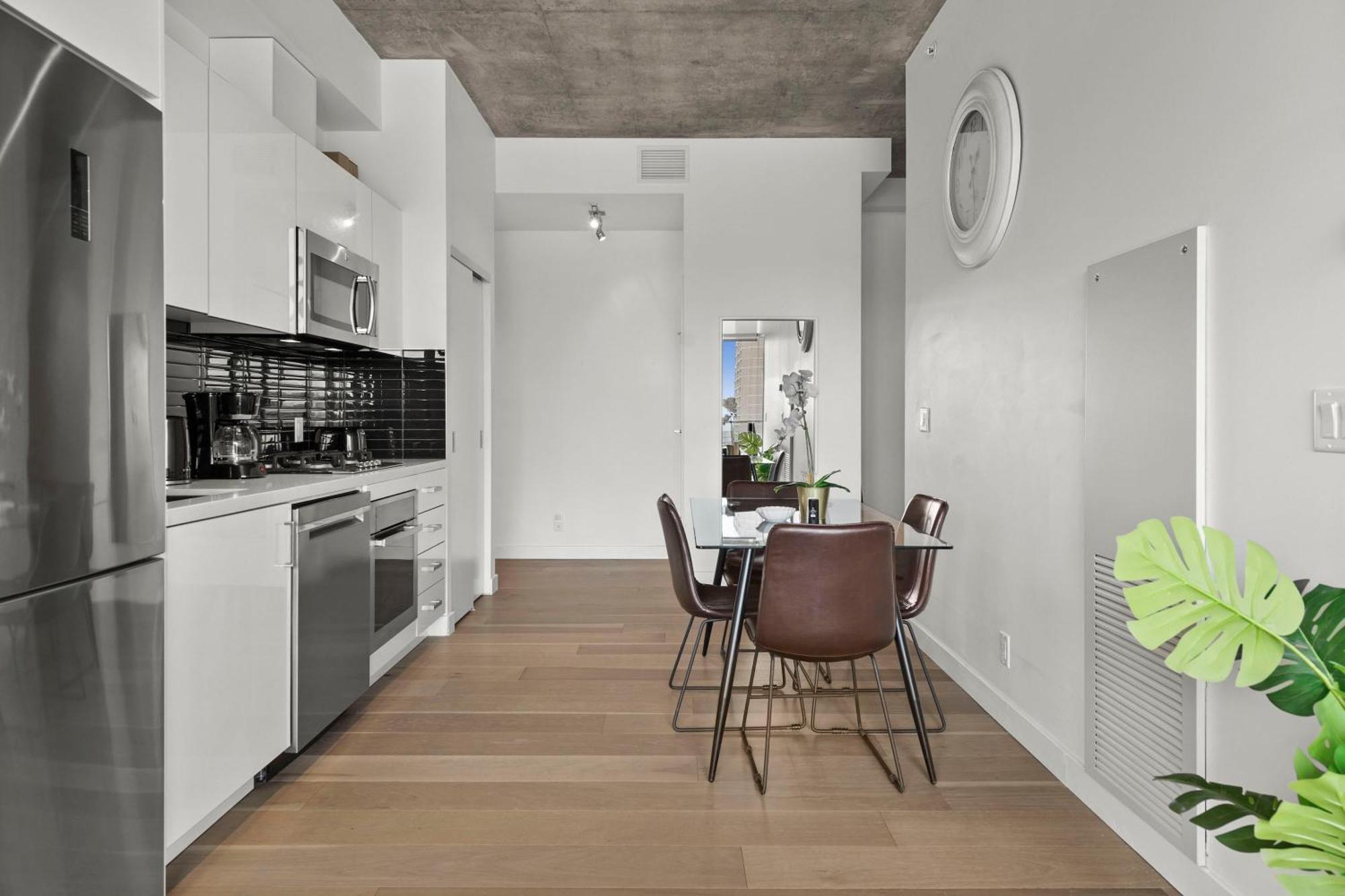 Globalstay Downtown Apartment