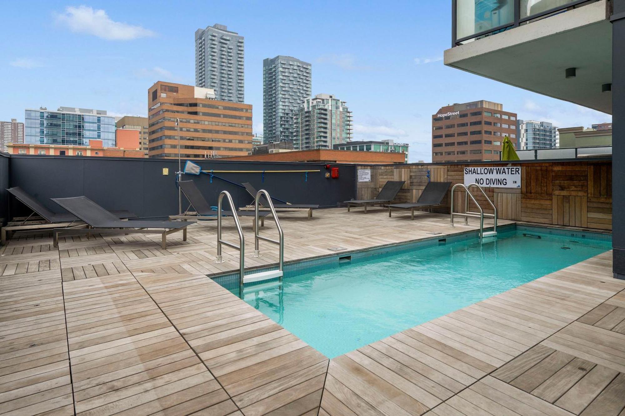 Globalstay Downtown Apartment Calgary