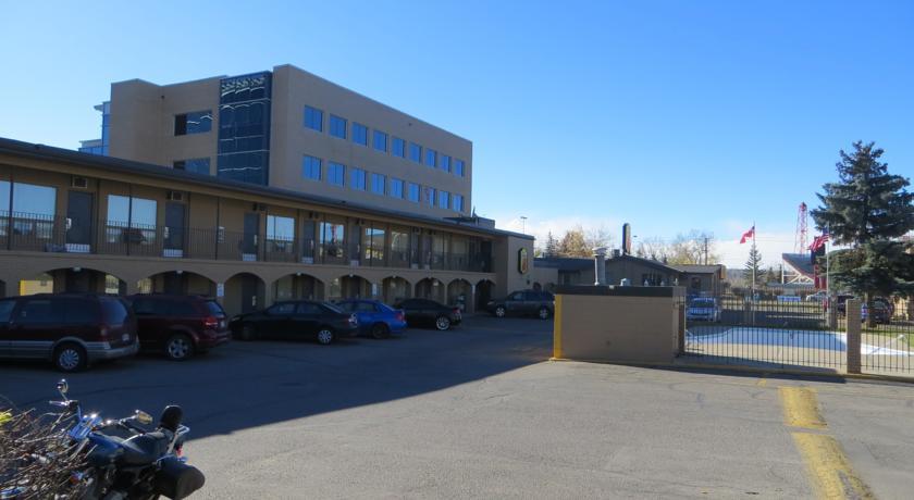 Hotel Super 8 Village 2*