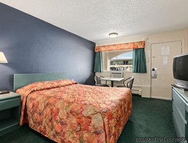 Super 8 Village