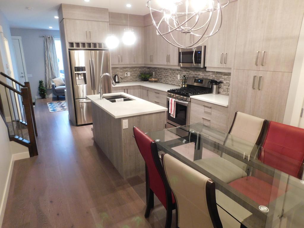 Three-bedroom House With Balcony #33 Sunalta Downtown * Calgary