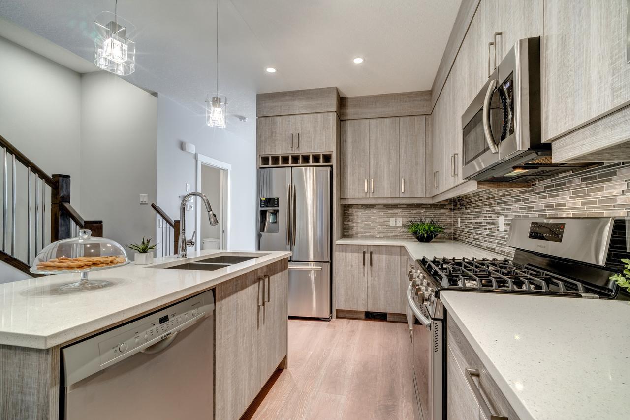 Three-bedroom House With Balcony #33 Sunalta Downtown * Calgary