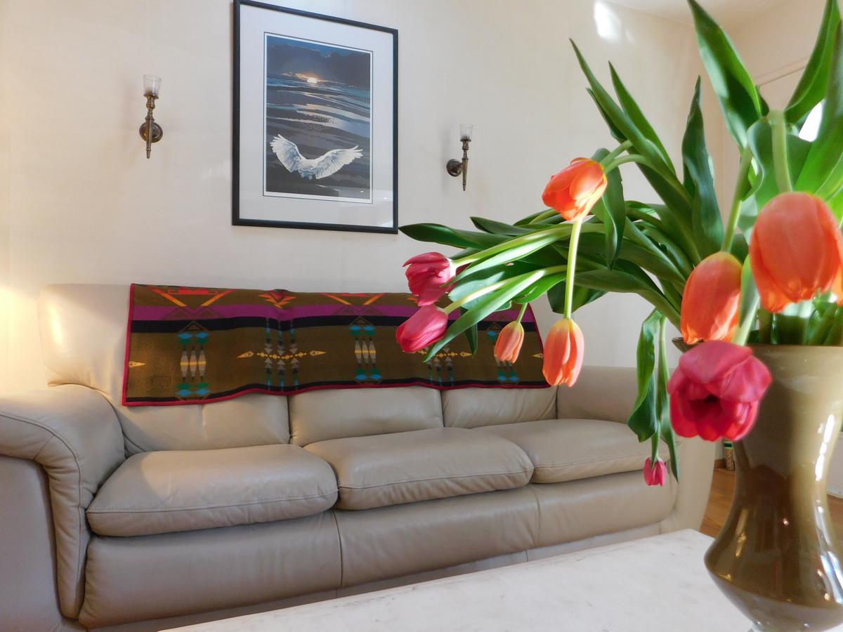 English & Bed & Breakfast Calgary