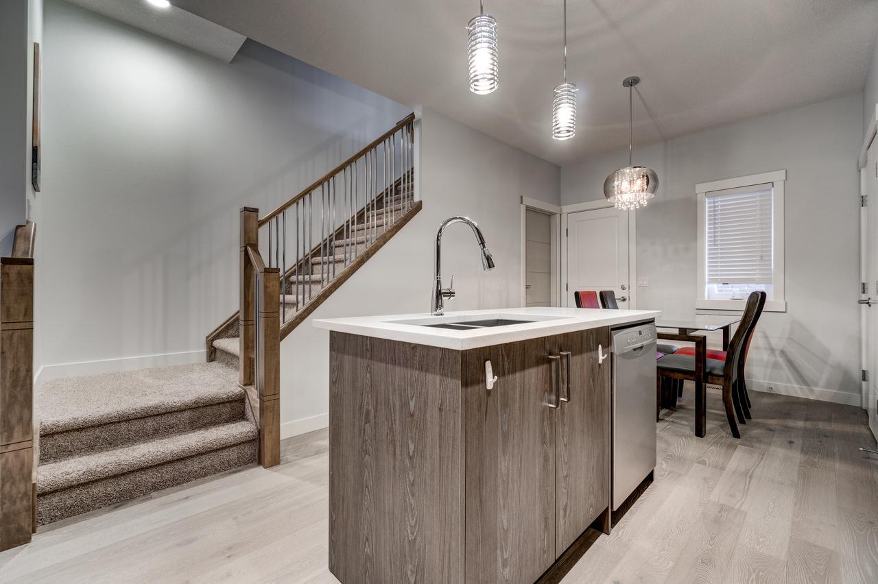 Three-bedroom House With Walk-in Closet #29 Sunalta Downtown * Calgary