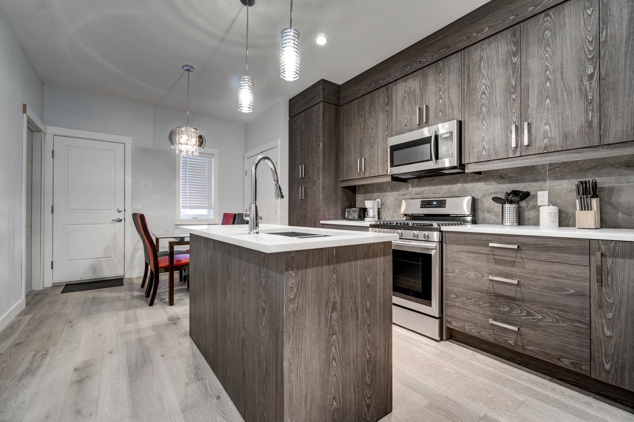 Three-bedroom House With Walk-in Closet #29 Sunalta Downtown * Calgary