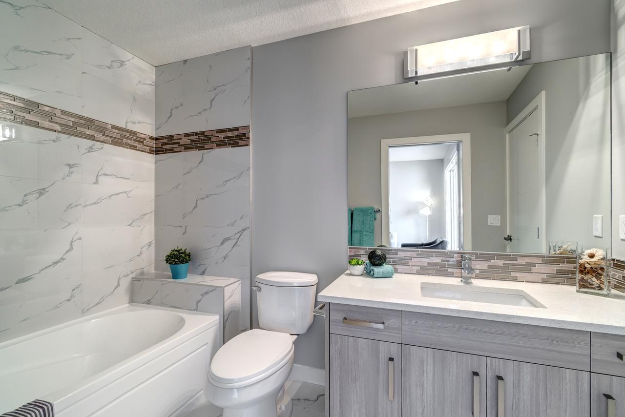 Three-bedroom House With Walk-in Closet #29 Sunalta Downtown * Calgary