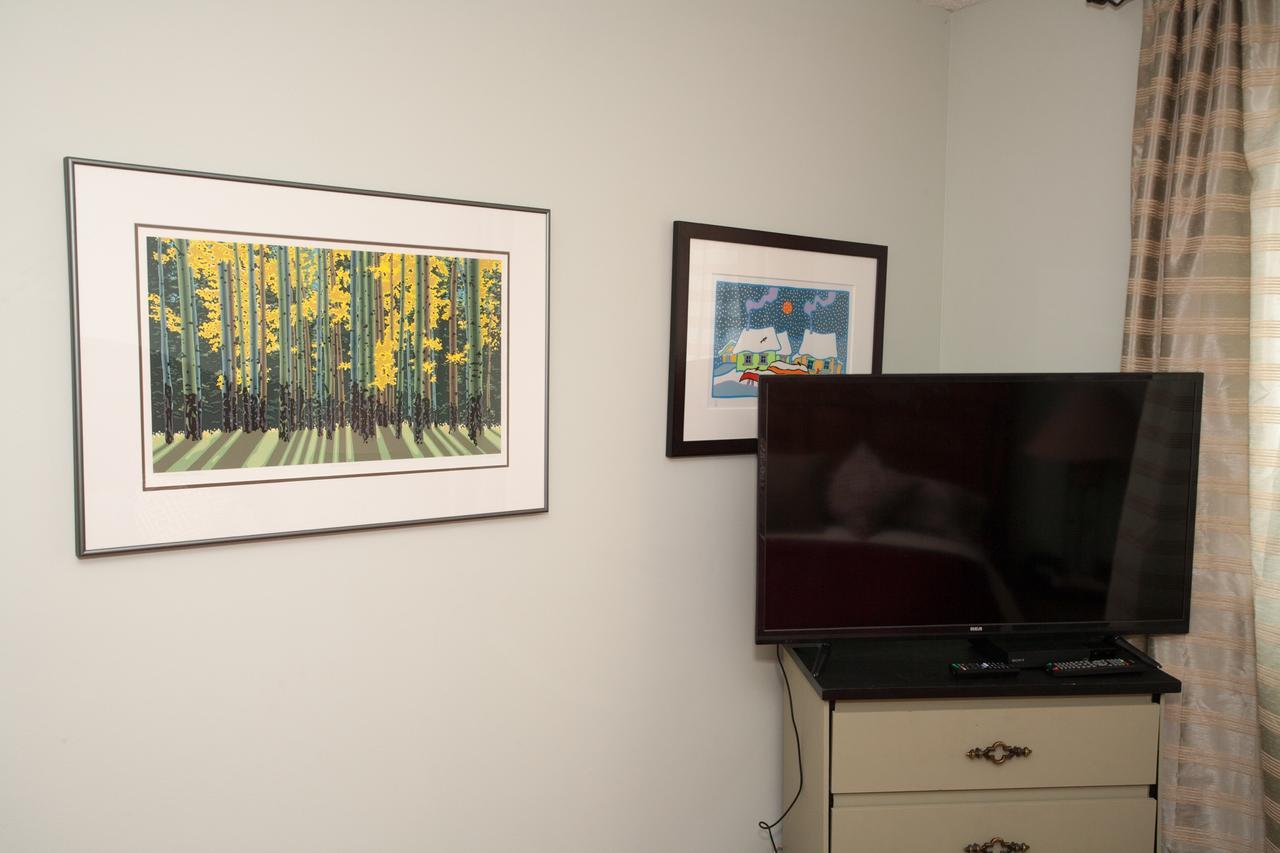 3 Cedars Bed & Breakfast *