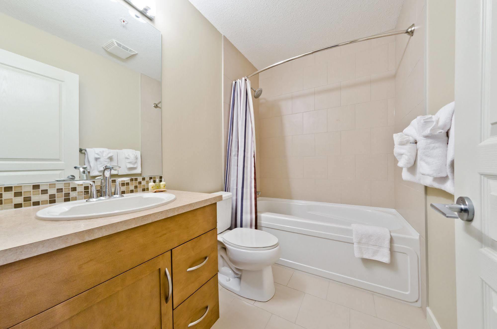 Executive By Roseman - Alura Calgary