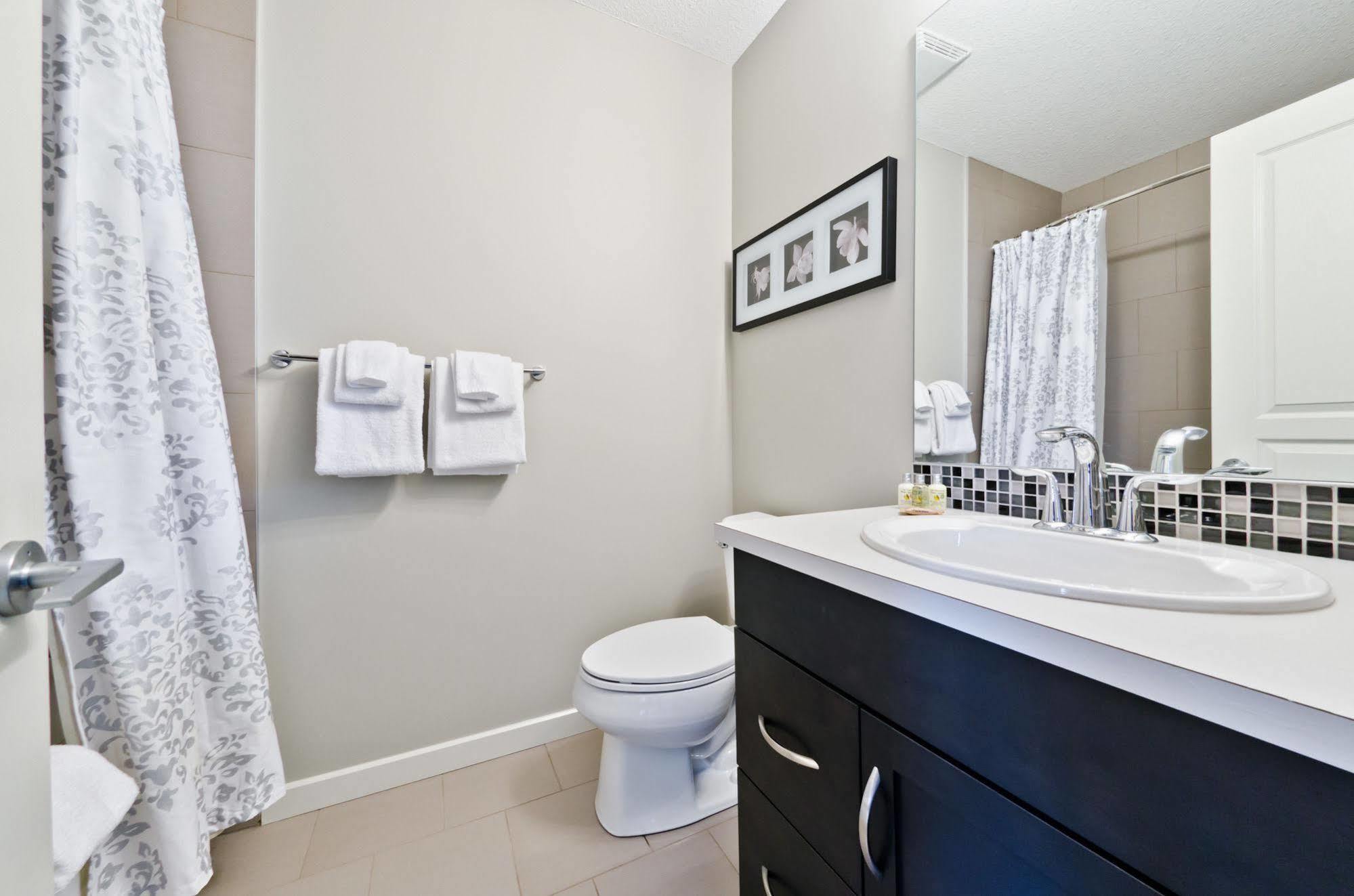 Executive By Roseman - Alura Calgary