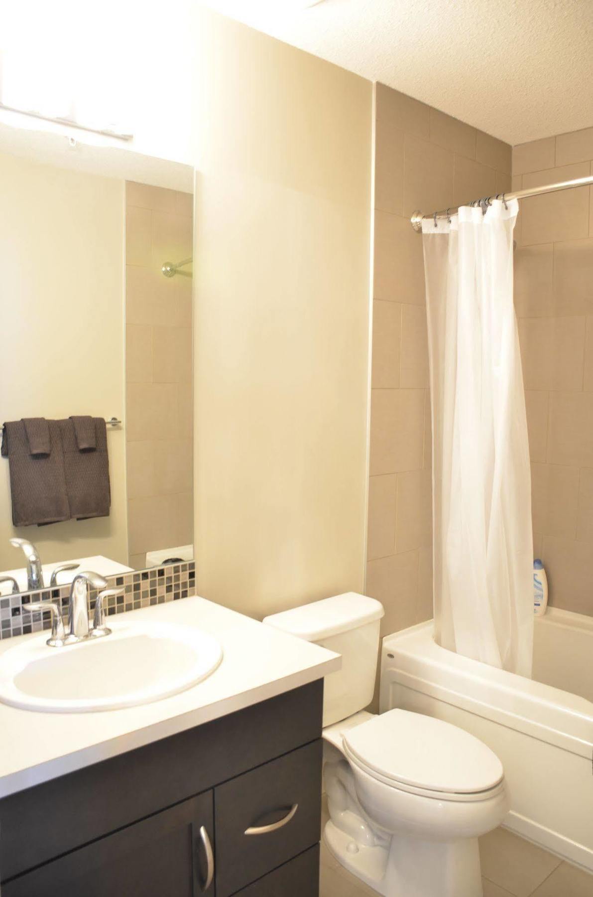 Executive By Roseman - Alura * Calgary