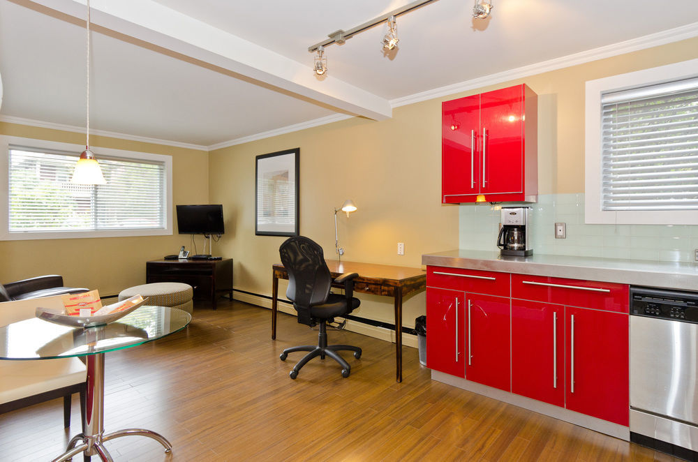 Ostays Condos - Ovation 3*