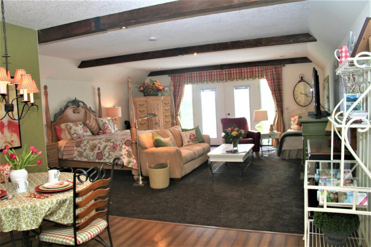 The Barn In Bearspaw Bed & Breakfast Calgary