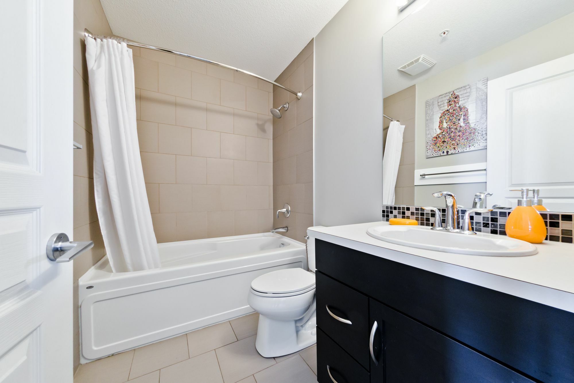 Apartment Digs Alura *