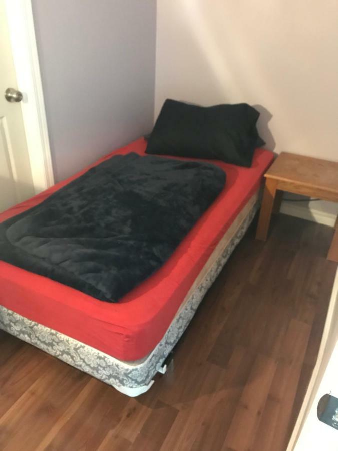 Ranny's Private Homestay Calgary