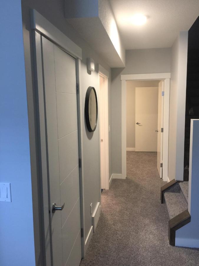 Three-bedroom House With Balcony #33 Sunalta Downtown Calgary