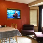 Sunny & Cozy Suite With Ping Pong & Pool Table