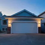 Banff Garden Suite&2Mins Bus Station Close Lrt& Free Parking