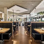 Sandman Signature Calgary Airport Hotel