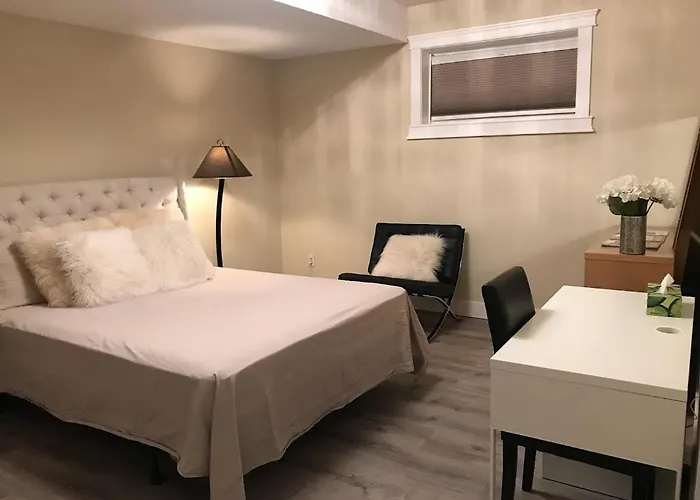 Cozy And Quiet Room With Private Bathroom