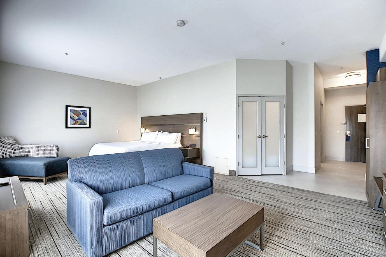 Express Airport By Ihg Hotel Calgary