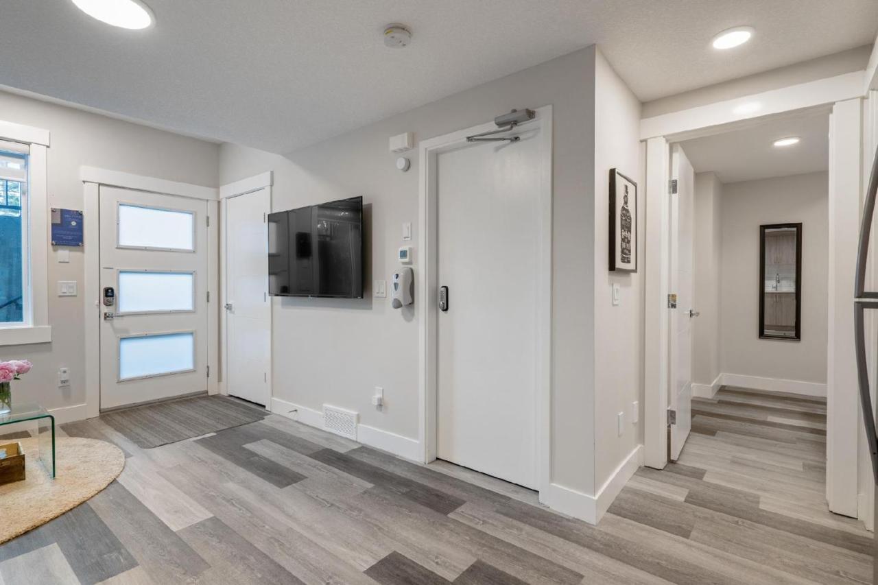 Contemporary 1br Full Kitchen Smarttv *